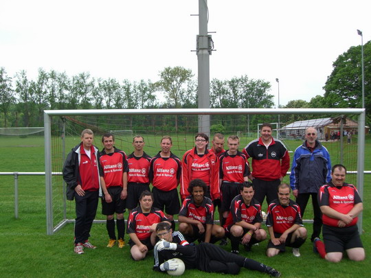 Menschen mit Handicap Fußball / Walking
