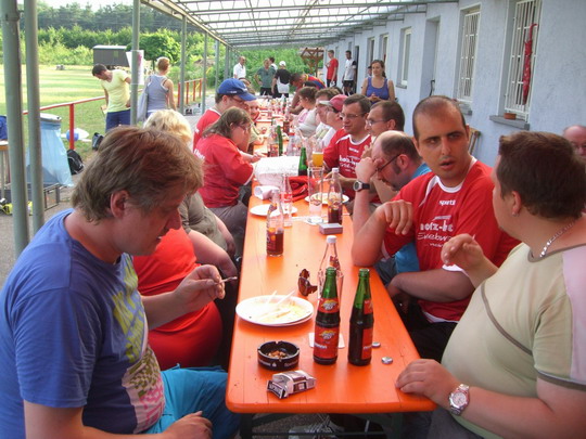 Menschen mit Handicap Fußball / Walking
